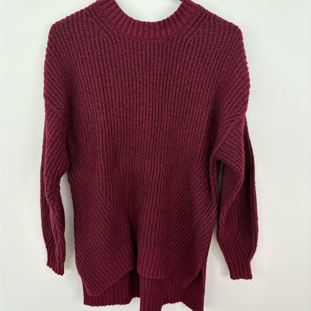 American Eagle Outfitters Ribbed Crewneck Sweater in Wine